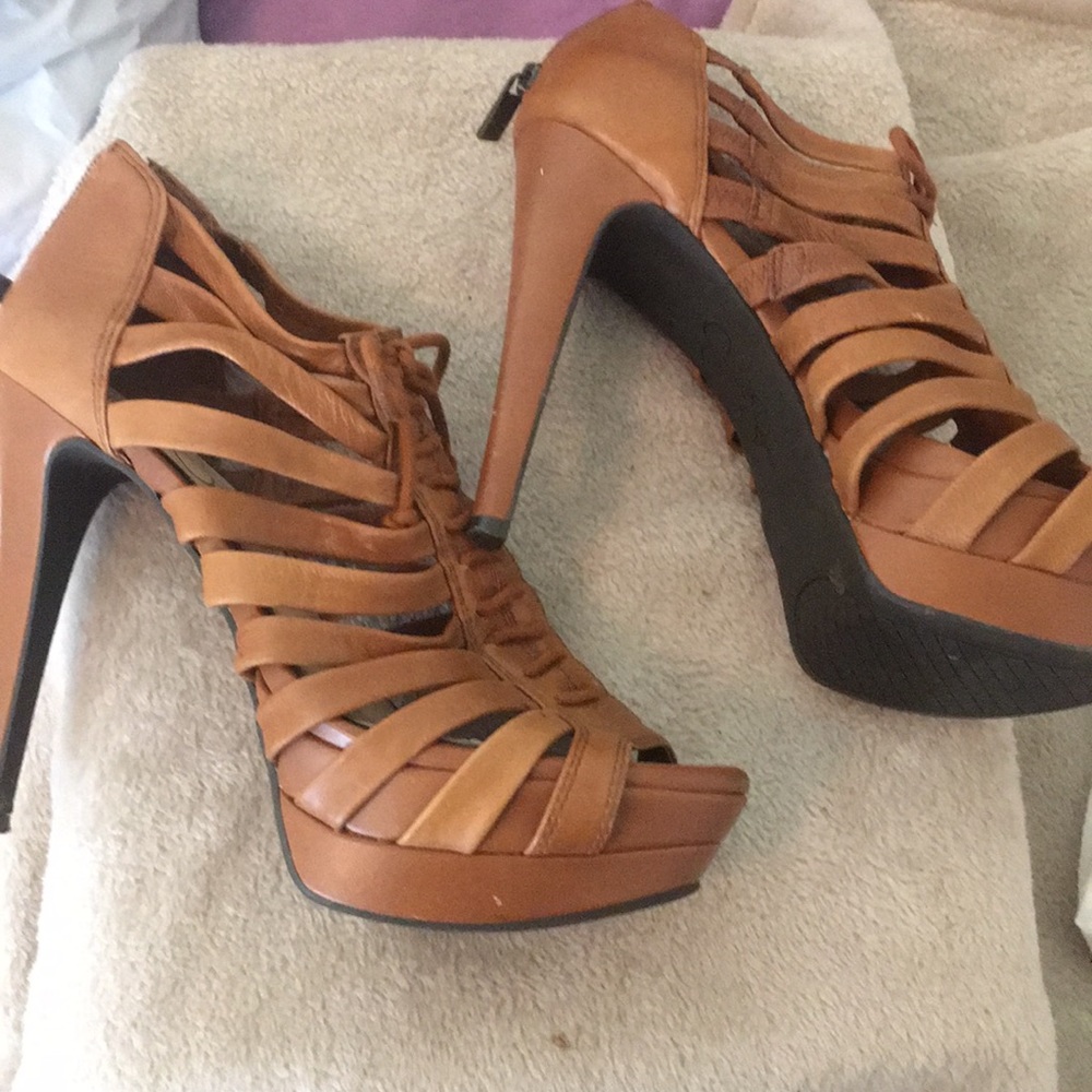 High heels - Picture 2 of 4